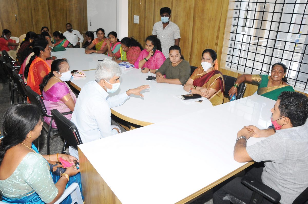 Tumkur District Congress Women wing visit to Women and Child Development Dept