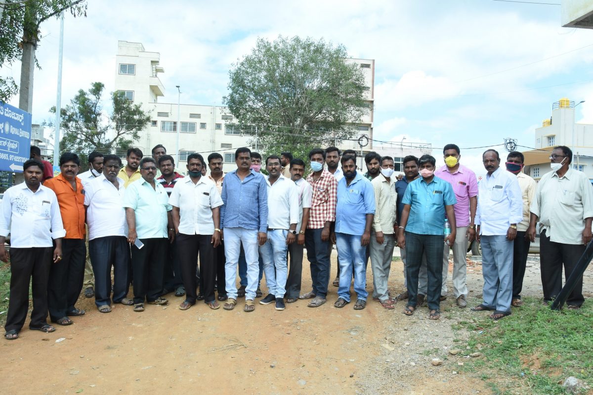 Tumkur district borewell agents association protest