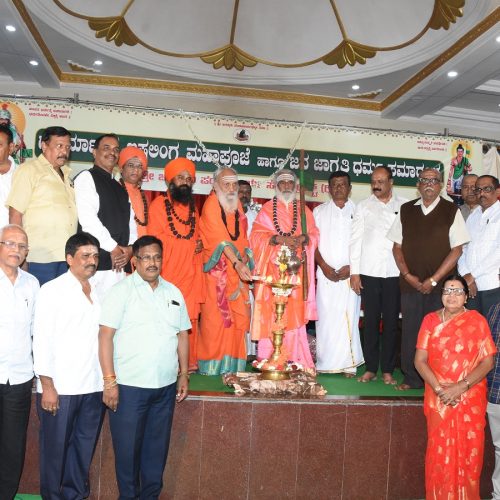 ಜೀವನದಲ್ಲಿ ಹಣದ ಕೊರತೆಯಿದ್ದರೂ ಗುಣದ ಕೊರತೆ ಇರಬಾರದು: ರಂಭಾಪುರಿ ಶ್ರೀ