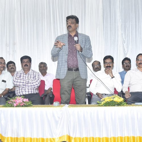 ವಿಜ್ಞಾನದ ಕೋರ್ಸ್ಗಳಿಗೆ ಸೇರಲು ಹಿಂಜರಿಕೆ ಬೇಡ: ವಿದ್ಯಾರ್ಥಿಗಳಿಗೆ ಶಿಕ್ಷಣ ಇಲಾಖೆಯ ಬಾಲಗುರುಮೂರ್ತಿ ಕರೆ