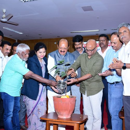 ವಿವಿಯಲ್ಲಿ ಸಾವಿತ್ರಿ ಬಾಯಿ ಫುಲೆ ಜನ್ಮದಿನ ಆಚರಣೆ: ನವದೆಹಲಿ ವಿಶೇಷ ಪ್ರತಿನಿಧಿ ಟಿ.ಬಿ.ಜಯಚಂದ್ರ ಭಾಗಿ