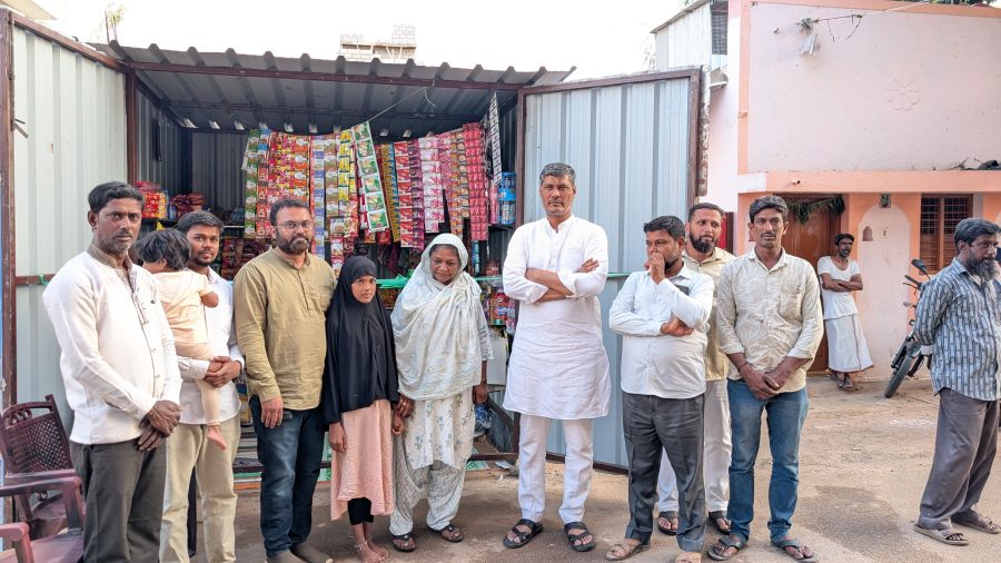 ನಾಲ್ಕು ಹೆಣ್ಣುಮಕ್ಕಳ ತಾಯಿಗೆ ಸ್ವಯಂ ಉದ್ಯೋಗ: ರೆಸ್ಪಾನ್ಸಿವ್ ಕೇರ್ ಫೌಂಡೇಶನ್ ಕಾರ್ಯಕ್ಕೆ ಇಕ್ಬಾಲ್ ಅಹಮದ್ ಸಾಥ್